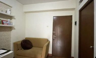 Dijual cepat apartment gateway cicadas  dengan 2 kamar tidur dan 1 kamar mandi, view kolam renang
