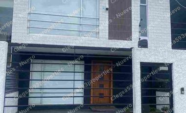 Casa amoblada en Renta  en Ciudadela Los Ingenieros- ROMA- Cerca de Monay Shopping