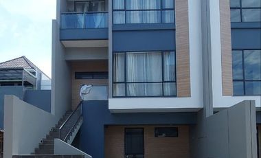 RUMAH MODEREN DAN ASRI MINIMALIS MEWAH DI SETRADUTA SARIJADI, BANDUNG UTARA