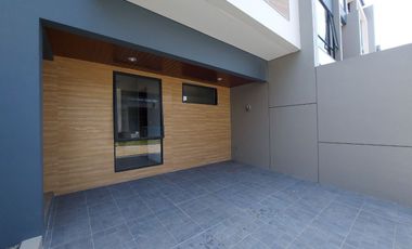 RUMAH MODEREN DAN ASRI MINIMALIS MEWAH DI SETRADUTA SARIJADI, BANDUNG UTARA