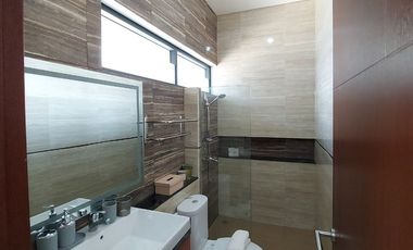 RUMAH MODEREN DAN ASRI MINIMALIS MEWAH DI SETRADUTA SARIJADI, BANDUNG UTARA