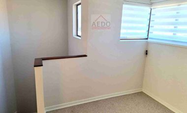 Se Arrienda Hermosa y NUEVA Casa Aislada de dos pisos, exclusivo sector, altura paradero 14, comuna de La Cruz.