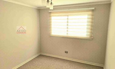 Se Arrienda Hermosa y NUEVA Casa Aislada de dos pisos, exclusivo sector, altura paradero 14, comuna de La Cruz.