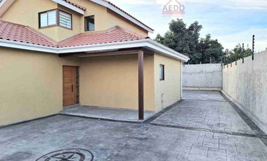 Se Arrienda Hermosa y NUEVA Casa Aislada de dos pisos, exclusivo sector, altura paradero 14, comuna de La Cruz.