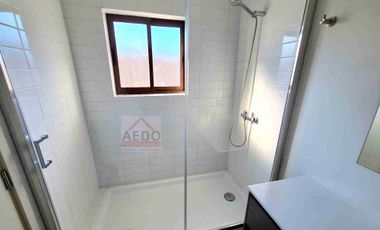 Se Arrienda Hermosa y NUEVA Casa Aislada de dos pisos, exclusivo sector, altura paradero 14, comuna de La Cruz.