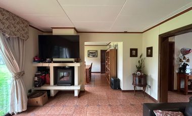 En arriendo exclusiva y amplia propiedad en condominio privado – Acceso Norte, Valdivia