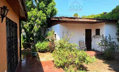 Se  Vende Linda Amplia  y Funcional casa de un piso, aislada Gran Terreno Urbano, comuna de Quillota