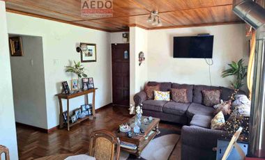 Se  Vende Linda Amplia  y Funcional casa de un piso, aislada Gran Terreno Urbano, comuna de Quillota