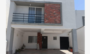REMATO CASA CERCA DE PLAZA SANTA BARBARA EN TORREON