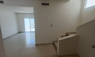 REMATO CASA CERCA DE PLAZA SANTA BARBARA EN TORREON