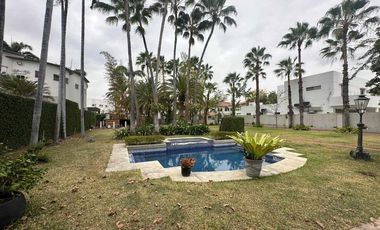 Se vende mansión en Lago Sol, vía Samborondón