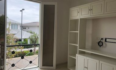 Se vende mansión en Lago Sol, vía Samborondón