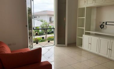 Se vende mansión en Lago Sol, vía Samborondón