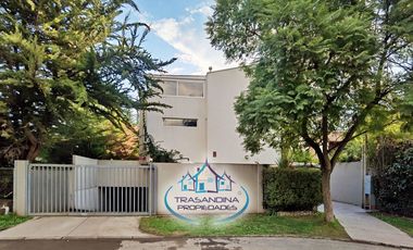 CASA AMOBLADA 3D 4B 2E en Peñalolén - Santiago