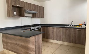 CASA EN RENTA AIRÉN RESIDENCIAL LEON GTO ZONA SUR A 5 MIN DE ALTACIA.