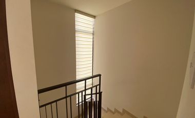 CASA EN RENTA AIRÉN RESIDENCIAL LEON GTO ZONA SUR A 5 MIN DE ALTACIA.