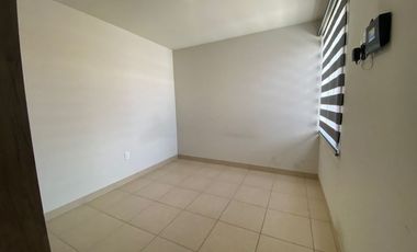 CASA EN RENTA AIRÉN RESIDENCIAL LEON GTO ZONA SUR A 5 MIN DE ALTACIA.