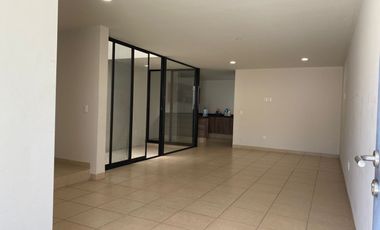 CASA EN RENTA AIRÉN RESIDENCIAL LEON GTO ZONA SUR A 5 MIN DE ALTACIA.