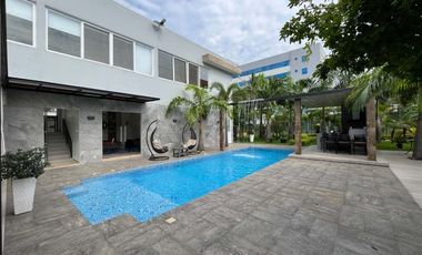 Casa en venta de Lujo en los primeros km de Samborodnon