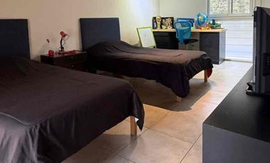 VENTA HERMOSA CASA TRES CERRITOS CON PILETA