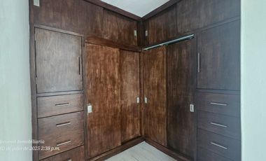 Venta de casa sola con alberc en Centro de Jiutepec, Morelos.