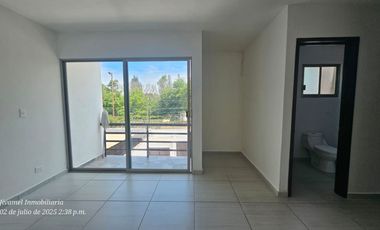 Venta de casa sola con alberc en Centro de Jiutepec, Morelos.