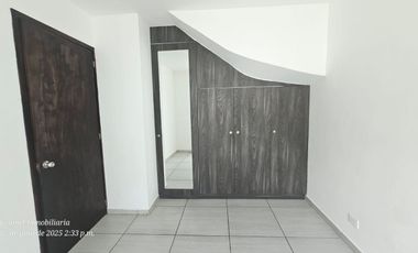 Venta de casa sola con alberc en Centro de Jiutepec, Morelos.