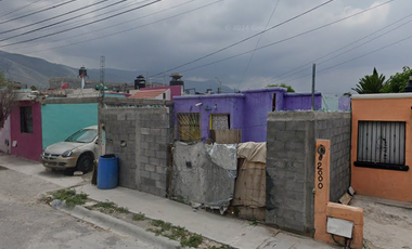 SK21 CASA EN REMATE BANCARIO en LOMA LINDA, SALTILLO, COAHUILA