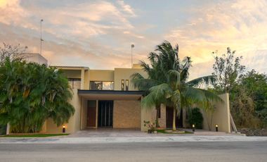 Residencia en venta de Lujo en Jardines de la Rejoyada, Mérida