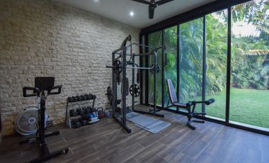 Residencia en venta de Lujo en Jardines de la Rejoyada, Mérida