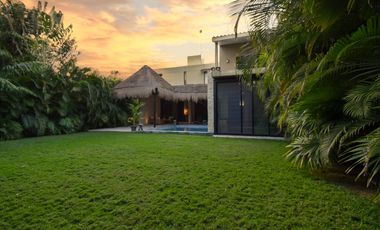 Residencia en venta de Lujo en Jardines de la Rejoyada, Mérida