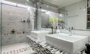 Arriendo Casa Moderna y Exclusiva en Medellin