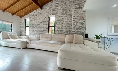 Arriendo Casa Moderna y Exclusiva en Medellin