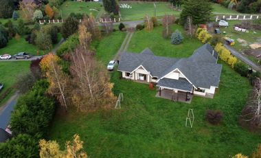 Parcela con Casa en arriendo de 5D y 4B en Lomas de Pilauco, Osorno