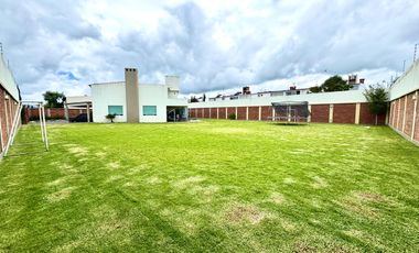 CASA EN VENTA CON EXCEDENTE DE TERRENO EN CALIMAYA