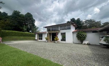 SE VENDE CASA CAMPESTRE EN EL QUINDIO