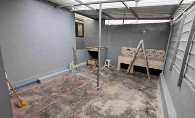 Alquilo dpto 3 dormitorios c/u con baño privado.