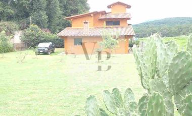 Renta de casa nueva con amplio jardín