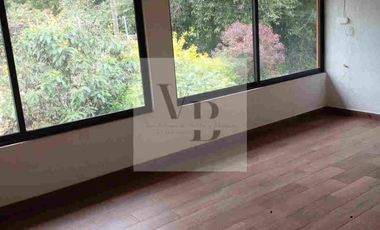 Renta de casa nueva con amplio jardín