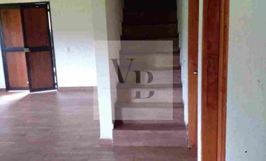 Renta de casa nueva con amplio jardín