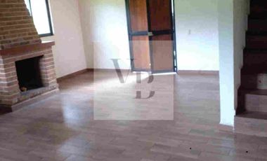 Renta de casa nueva con amplio jardín