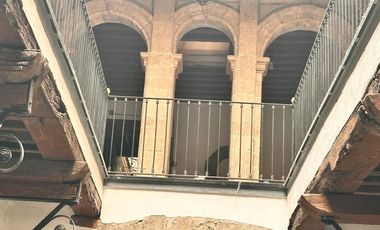 RENTA DE PISO COMPLETO EN SEGUNDO PISO CALLE MEZONES