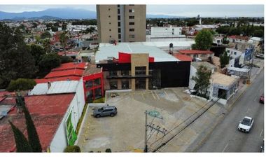 Venta  Local Comercial  /   Bodega  Súper Ubicado en Calzada Zavaleta