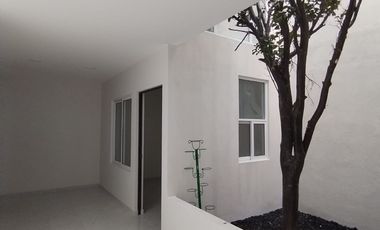 Edificio en RENTA, sobre Calz. Ventura Puente