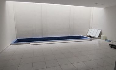 Edificio en RENTA, sobre Calz. Ventura Puente