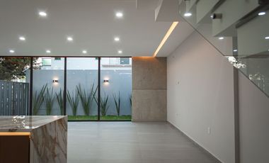 HERMOSA RESIDENCIA EN VENTA EN NUEVA GALICIA
