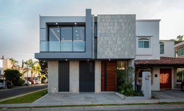 HERMOSA RESIDENCIA EN VENTA EN NUEVA GALICIA