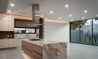 HERMOSA RESIDENCIA EN VENTA EN NUEVA GALICIA