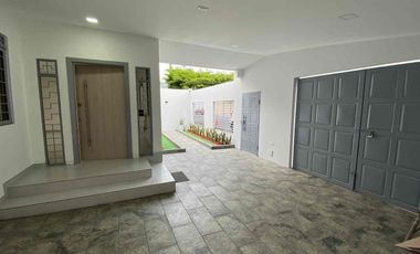 Venta de casa de una planta  Urbanización Puerto Azul vía a la costa