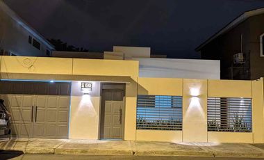 Venta de casa de una planta  Urbanización Puerto Azul vía a la costa